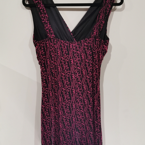 Beautiful Dress - Picture 2 of 5